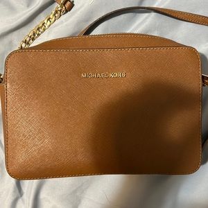 Michael kors cross body